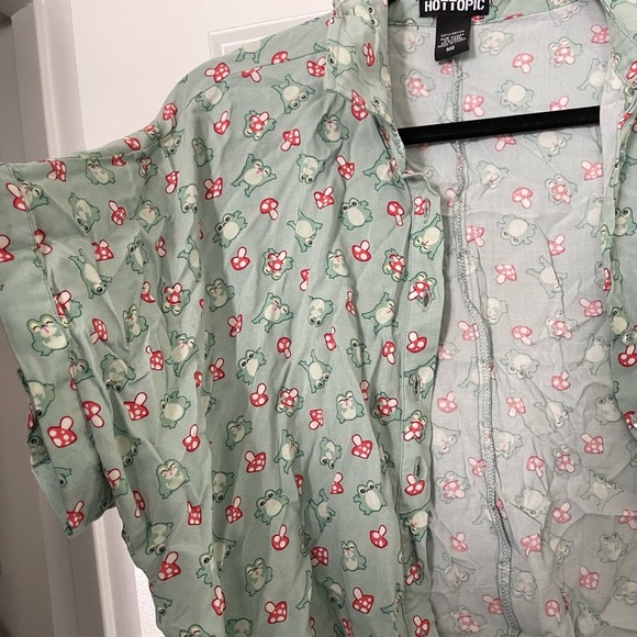 Hot Topic Frog Mushroom Button Up Shirt Green Kawaii Y2K Style Sz M - Picture 6 of 6